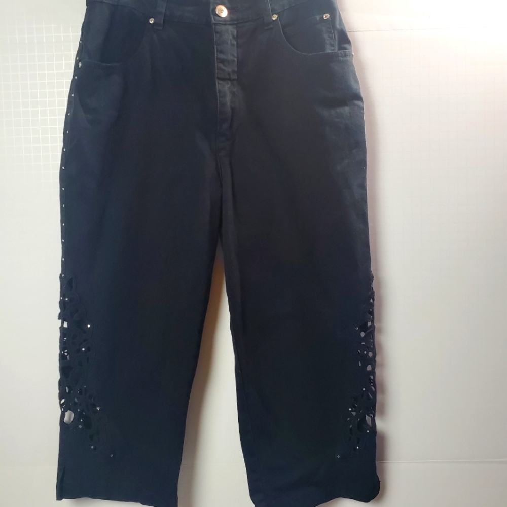 Variations Laser Cut 3/4 Blk Jeans